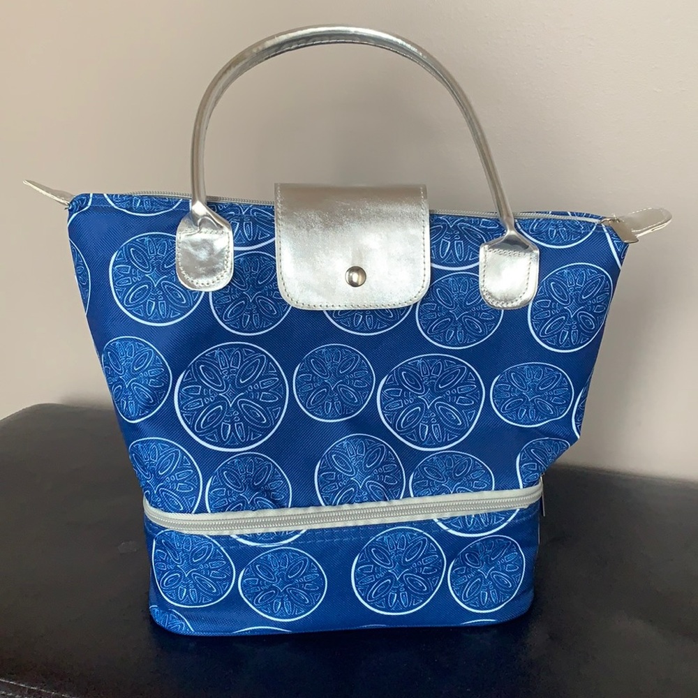 NWOT Von Maur soft side lunch bag